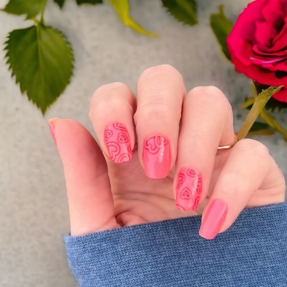 Color Street | Heartthrob, coral color, playful heart designs nail strips